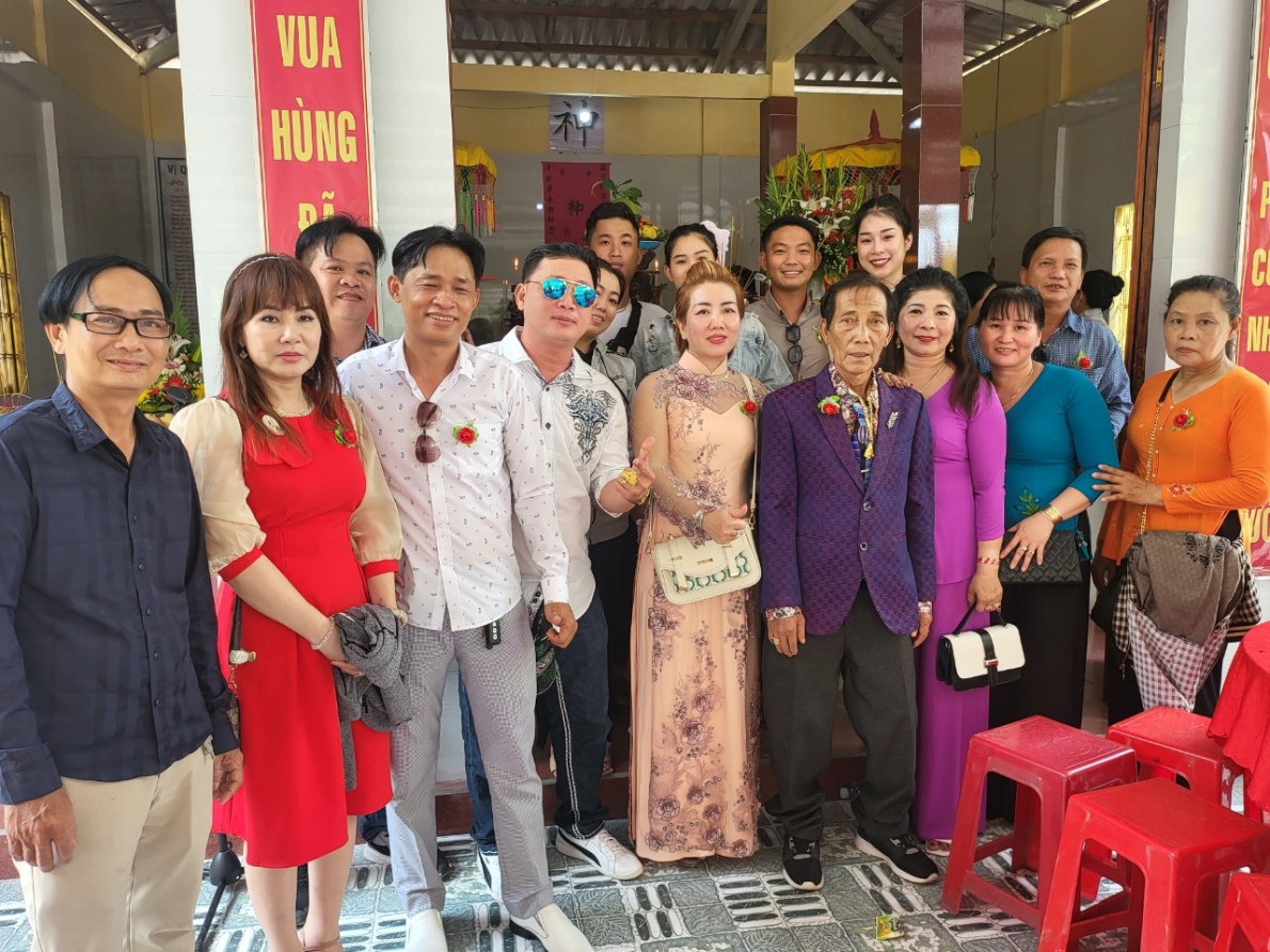 Ấm lòng người có hoàn cảnh khó khăn tại lễ hội Kỳ Yên Bến Tre Ấm lòng người có hoàn cảnh khó khăn tại lễ hội Kỳ Yên Bến Tre