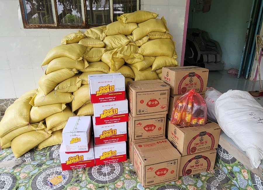 Ấm lòng người có hoàn cảnh khó khăn tại lễ hội Kỳ Yên Bến Tre Ấm lòng người có hoàn cảnh khó khăn tại lễ hội Kỳ Yên Bến Tre