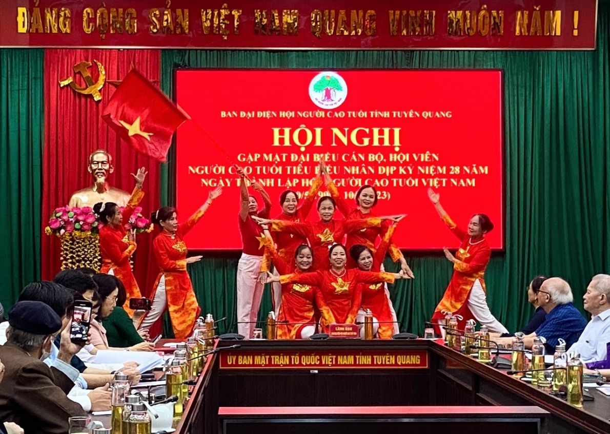 Hội NCT tỉnh Tuyên Quang gặp mặt cán bộ, hội viên tiêu biểu nhân kỉ niệm 28 năm Ngày thành lập Hội (10/5)