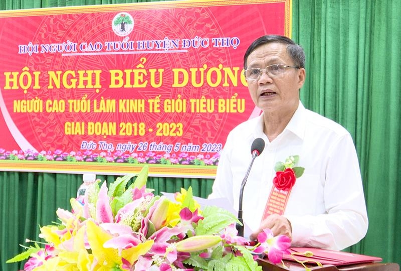 Ông Nguyễn Văn Luận, Chủ tịch Hội NCT huyện Đức Thọ, tỉnh Hà Tĩnh Ông Nguyễn Văn Luận, Chủ tịch Hội NCT huyện Đức Thọ, tỉnh Hà Tĩnh