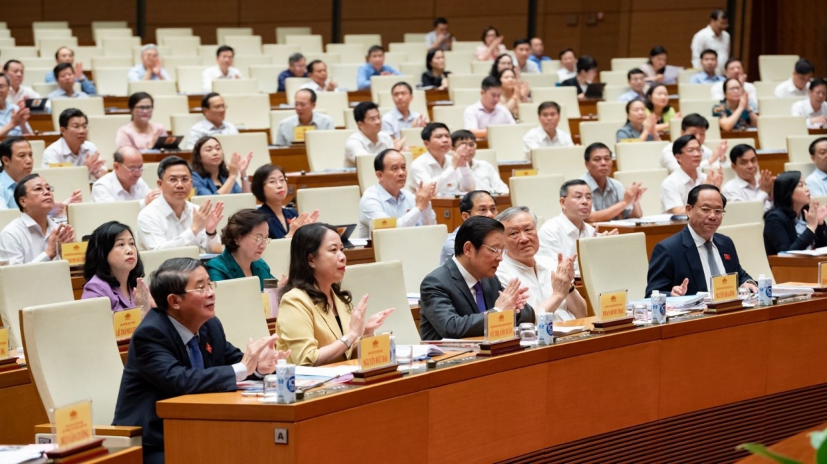 Tham dự Hội nghị có Trưởng Ban Nội chính Trung ương Phan Đình Trạc; Chánh án Tòa án nhân dân tối cao Nguyễn Hòa Bình; Chủ tịch Ủy ban Trung ương Mặt trận Tổ quốc Việt Nam Đỗ Văn Chiến; Phó Thủ tướng Chính phủ Lê Minh Khái; Phó Chủ tịch nước Võ Thị Ánh Xuân. Tham dự Hội nghị có Trưởng Ban Nội chính Trung ương Phan Đình Trạc; Chánh án Tòa án nhân dân tối cao Nguyễn Hòa Bình; Chủ tịch Ủy ban Trung ương Mặt trận Tổ quốc Việt Nam Đỗ Văn Chiến; Phó Thủ tướng Chính phủ Lê Minh Khái; Phó Chủ tịch nước Võ Thị Ánh Xuân.