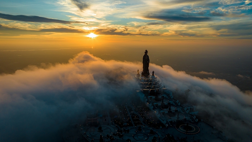 Núi Bà Đen Tây Ninh đẹp huyền hoặc trước Lễ Vía Quán Thế Âm xuất gia