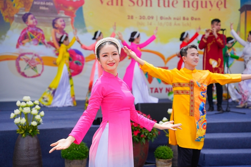 Núi Bà Đen Tây Ninh đẹp huyền hoặc trước Lễ Vía Quán Thế Âm xuất gia