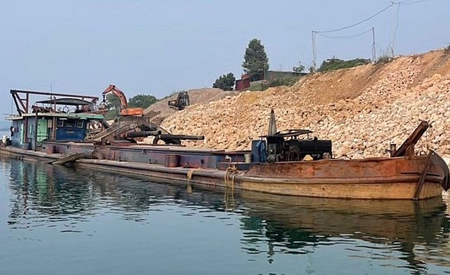 Tăng cường quản lý công tác đấu giá quyền khai thác khoáng sản làm vật liệu xây dựng thông thường.