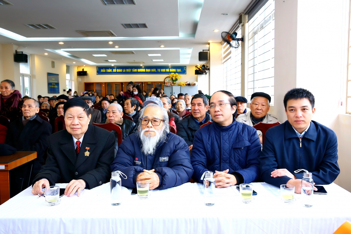 Các đại biểu tham dự buổi lễ