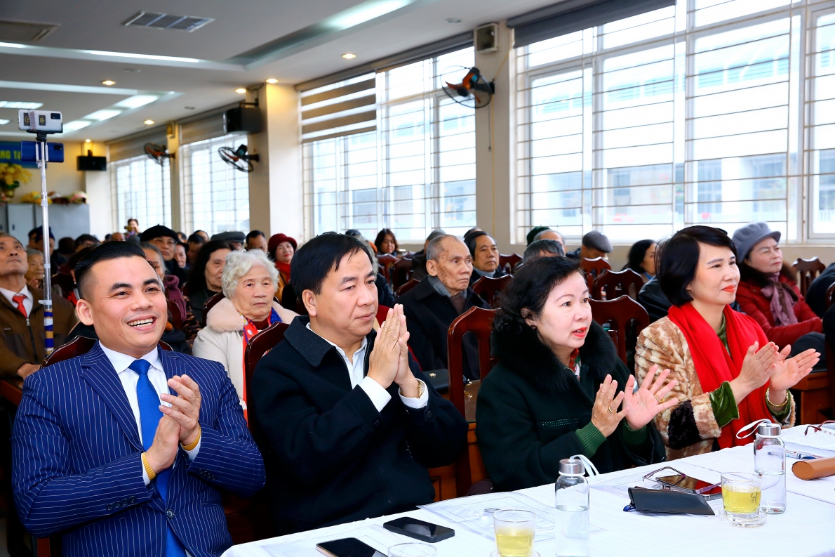 Các đại biểu tham dự buổi lễ