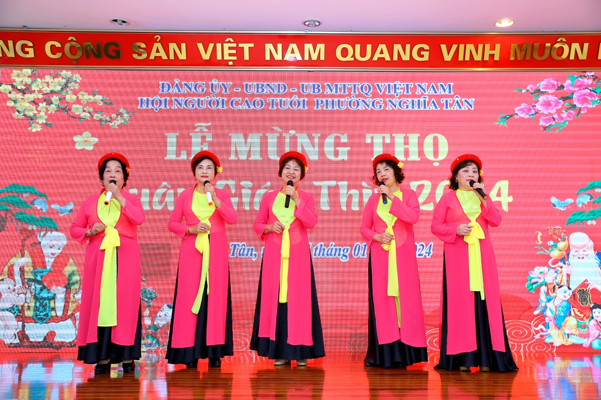 Tieetys mục văn nghệ chào mừng