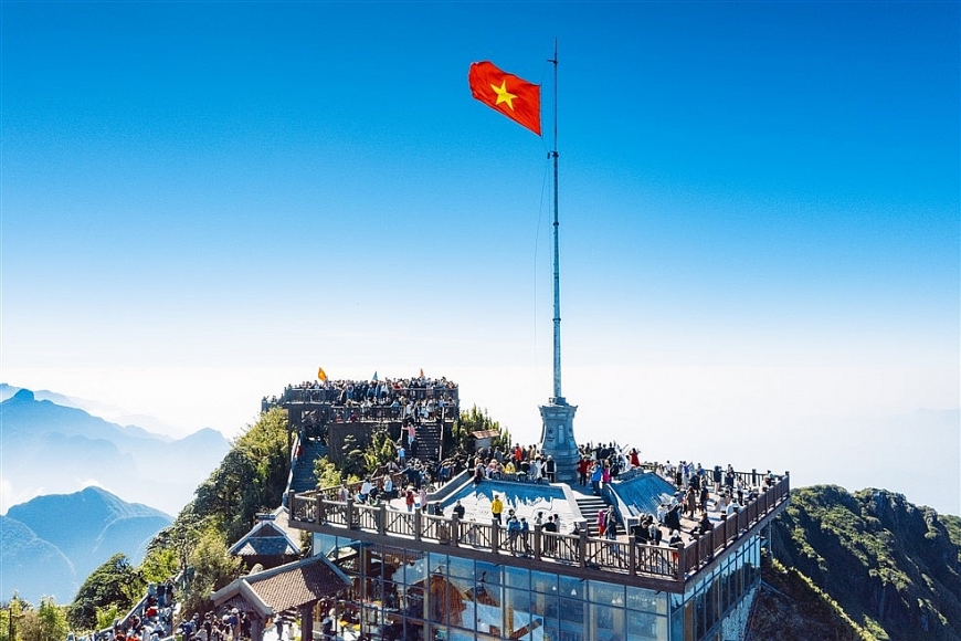 Tái hiện lễ hội của 05 dân tộc thiểu số dịp Lễ hội Khèn hoa 2024 tại Fansipan