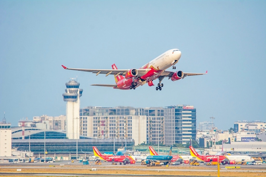 Trong số các hãng hàng không, Vietjet luôn là hãng bay có giá vẻ tốt, được nhiều hành khách đặt mua (ảnh: T.L)