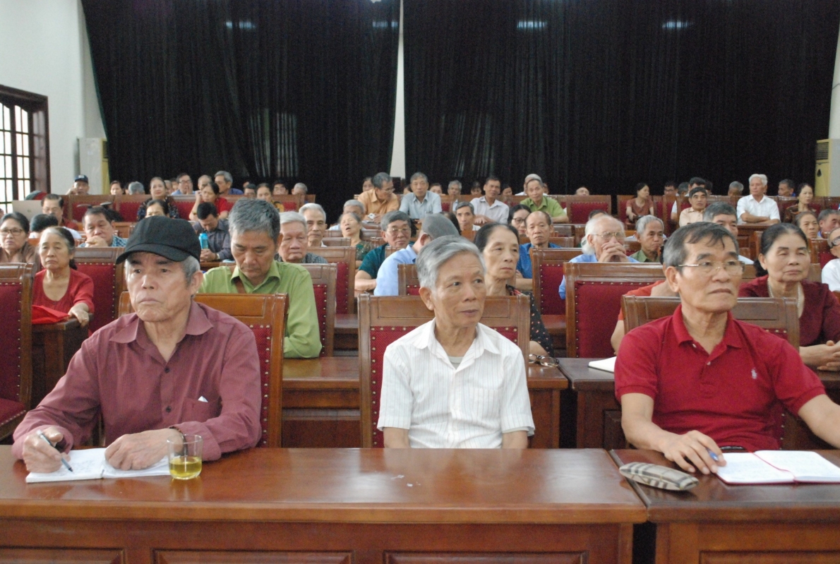 Bồi dưỡng nghiệp vụ CLB liên thế hệ tự giúp nhau