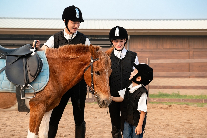 Du khách sẽ được trải nghiệm cùng ngựa quý dưới sự hướng dẫn của chuyên gia