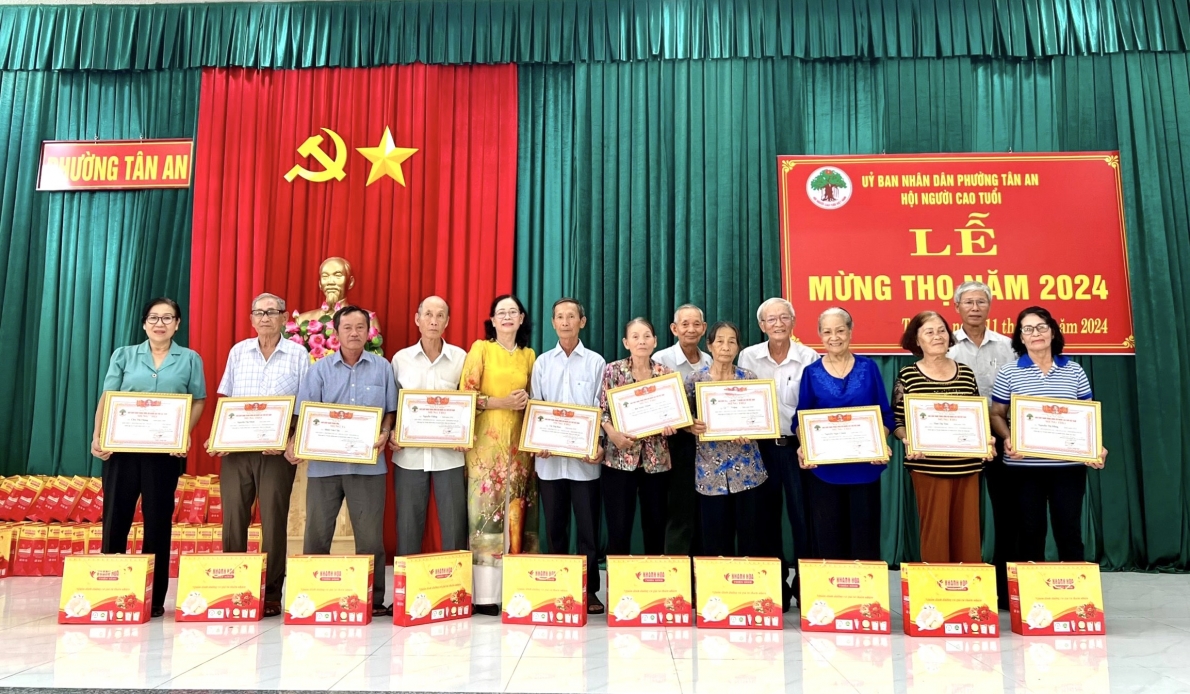Bình Thuận: Phát huy tốt vai trò của NCT trong các lĩnh vực của đời sống xã hội