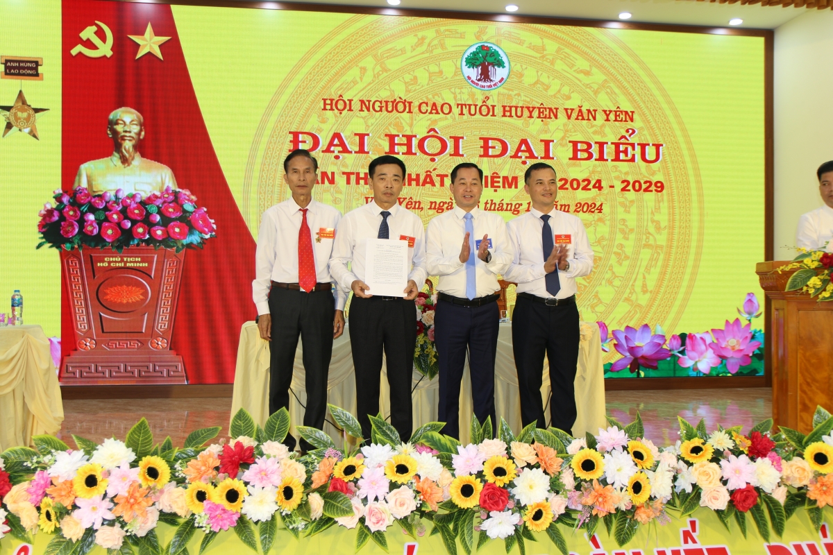 Phát huy vai trò NCT xây dựng quê hương giàu đẹp, văn minh