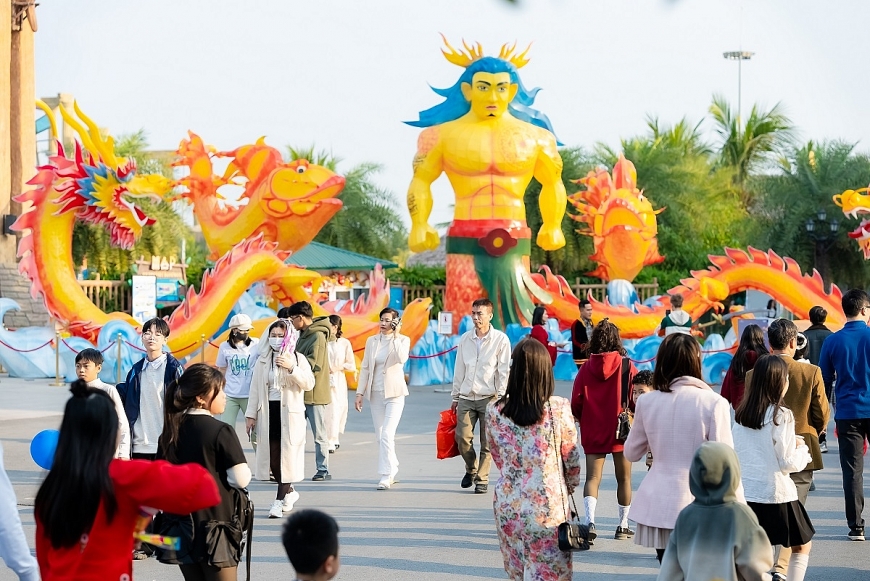 Biển người đổ về “kinh đô lễ hội” Ocean City vui chơi trong ngày đầu năm mới