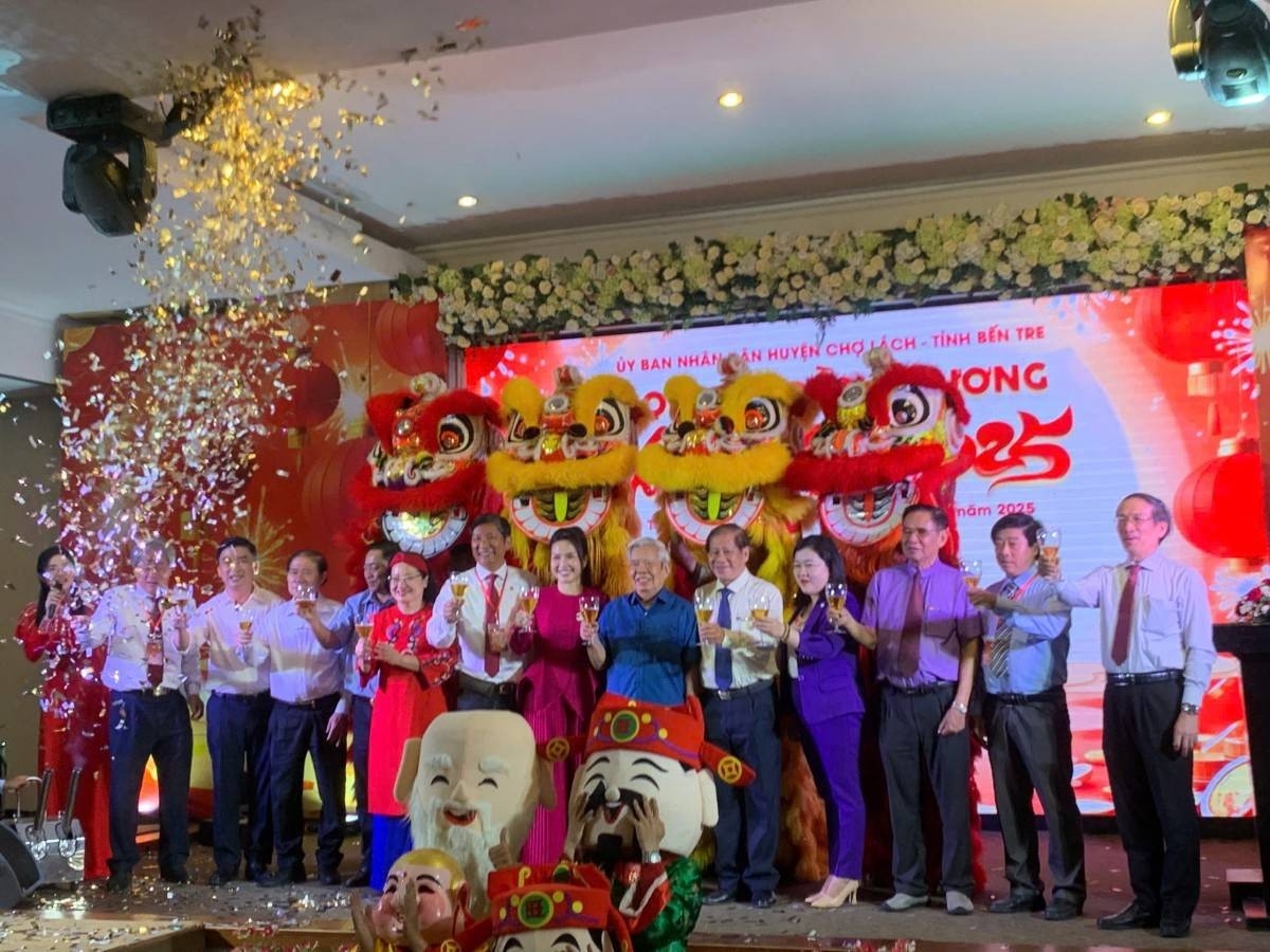 Gắn kết cộng đồng - Hướng về xây dựng quê hương