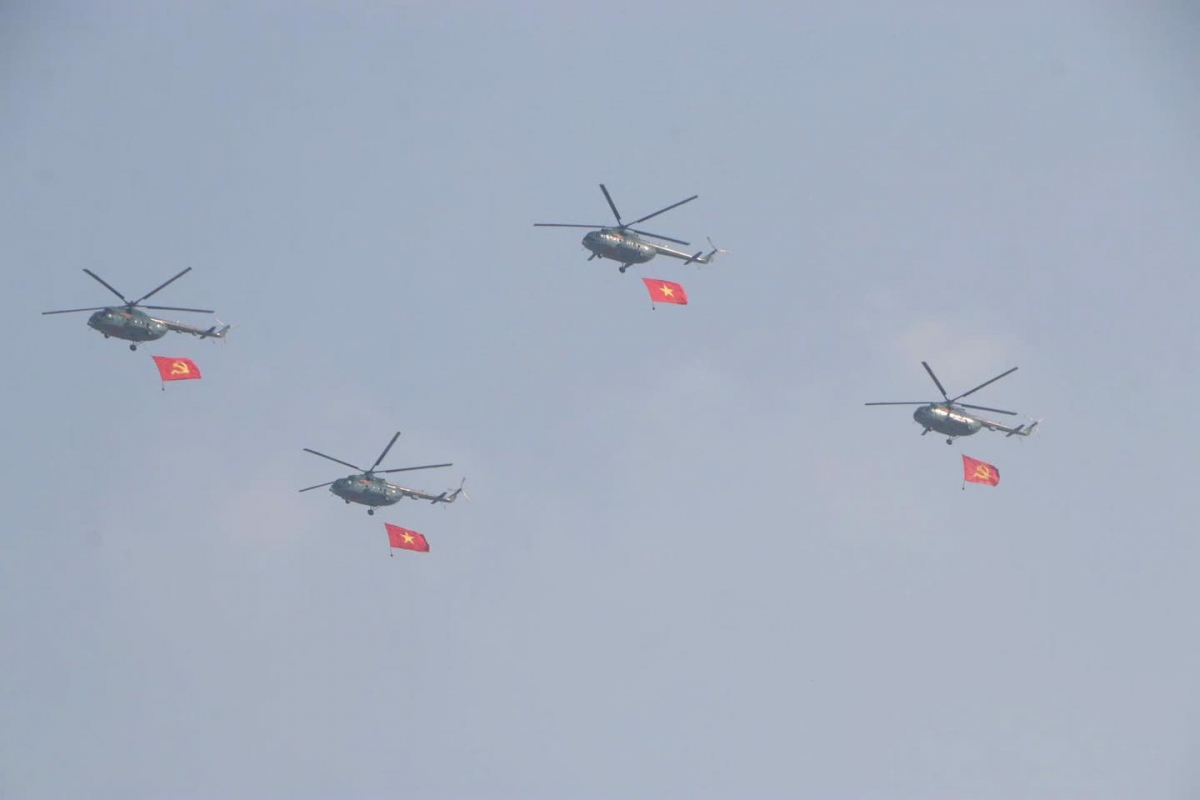 Những hình ảnh đẹp trong lễ diễu binh kỷ niệm 50 năm thống nhất đất nước