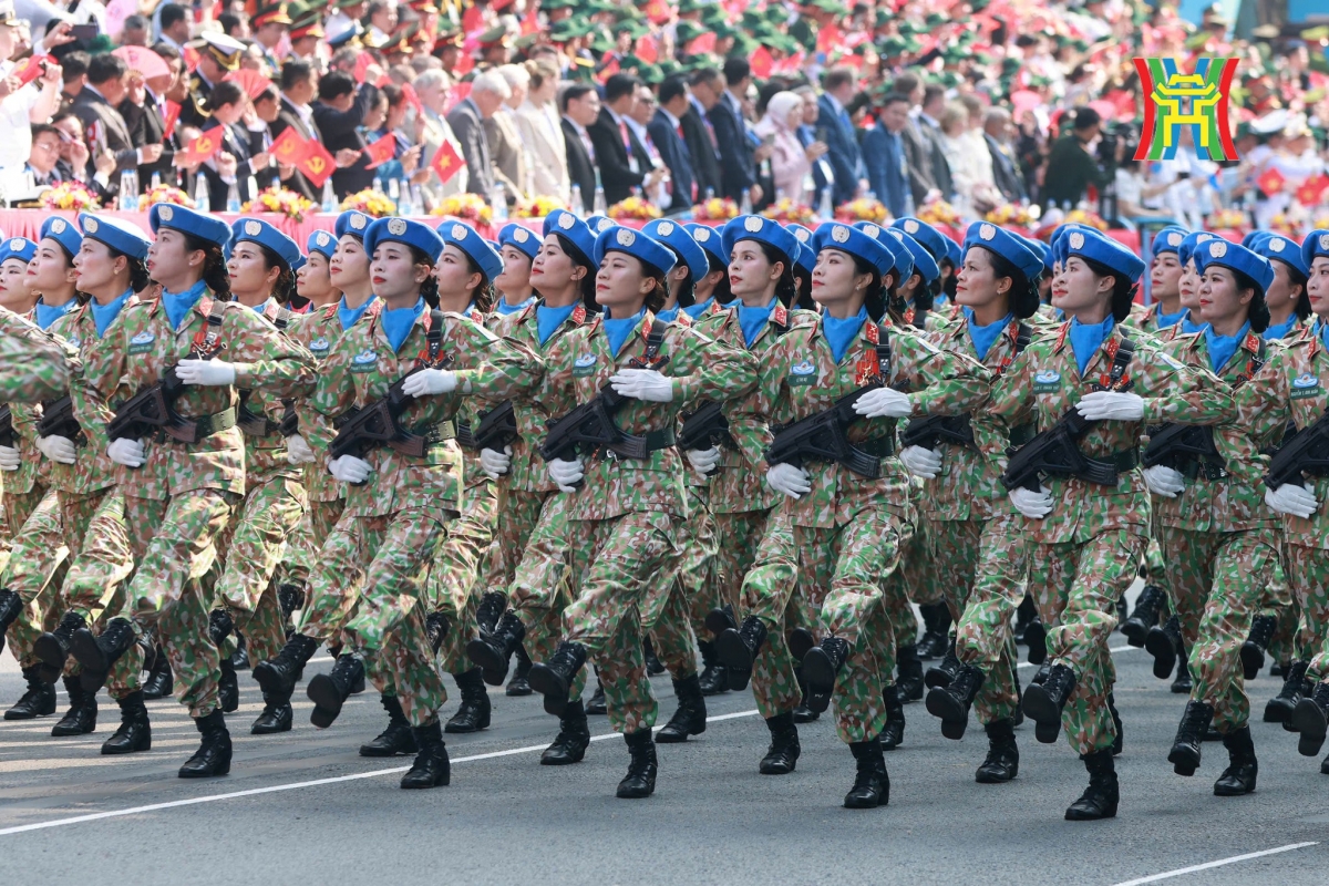 Những hình ảnh đẹp ngày lễ diễu binh kỷ niệm 50 năm thống nhất đất nước