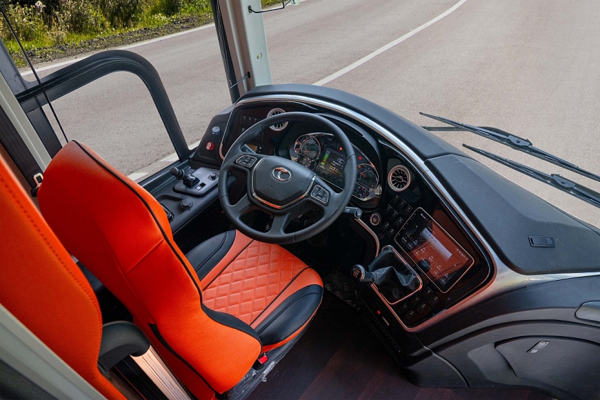 Khoang lái rộng rãi, tiện nghi