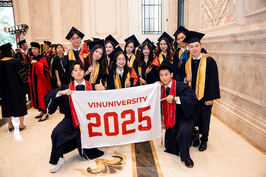 Tân khoa khóa 2 VinUni rạng rỡ tại buổi lễ tốt nghiệp