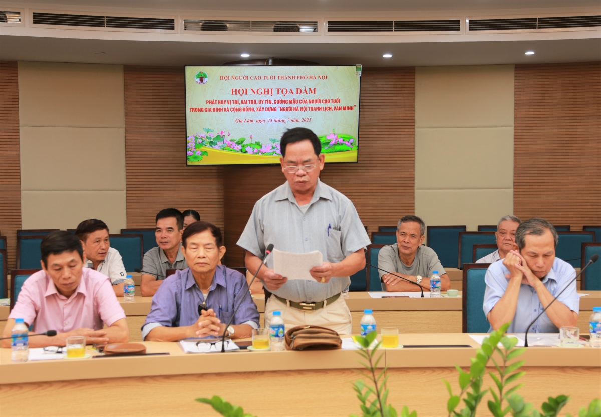 Người cao tuổi Thủ đô gương mẫu xây dựng người Hà Nội thanh lịch, văn minh