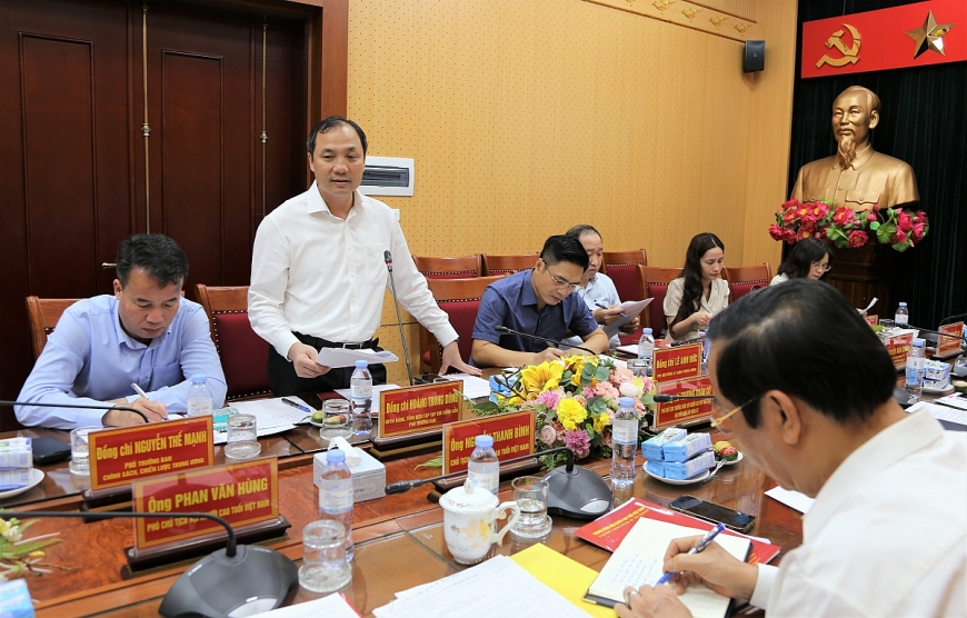 Đồng chí Hoàng Trung Dũng phát biểu