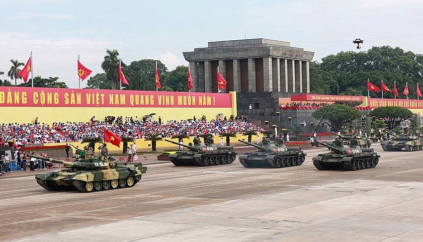 Đội hình xe tăng đi qua lễ đài tại Lễ kỷ niệm, diễu binh, diễu hành 80 năm Cách mạng Tháng Tám thành công và Quốc khánh nước Cộng hòa xã hội chủ nghĩa Việt Nam.. Ảnh minh hoạ: thanhnien.vn