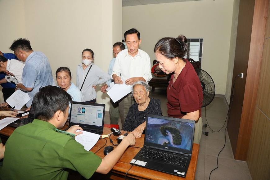Công tác thu nhận mẫu sinh phẩm ADN của thân nhân liệt sĩ được triển khai đồng bộ, khẩn trương góp phần quan trọng xây dựng cơ sở dữ liệu ADN thân nhân liệt sĩ, phục vụ đối sánh, xác định danh tính hài cốt liệt sĩ còn thiếu thông tin.