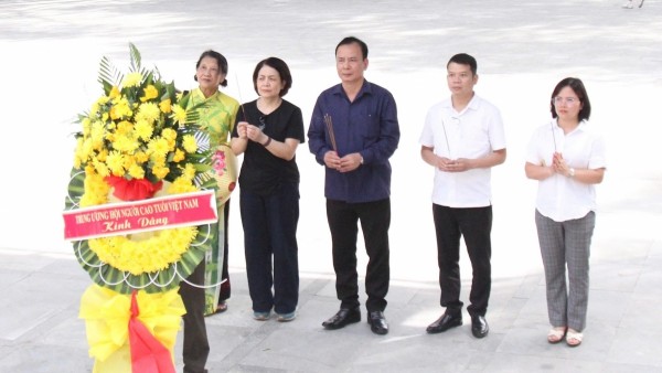 Phát hiện sớm ung thư dạ dày dù tuổi cao vẫn có cơ hội điều trị